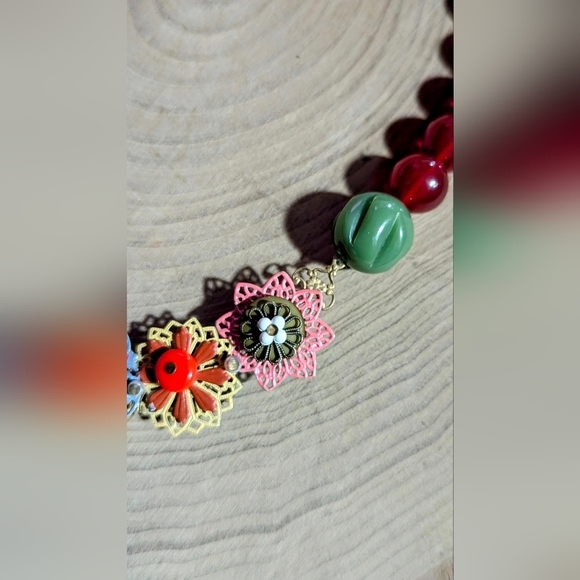 METAL MONK Colorful Garland Botanical Necklace - Picture 5 of 8